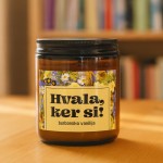 Darilna dišeča sveča z napisom in vonjem burbonske vanilije - Danes je tvoj dan!